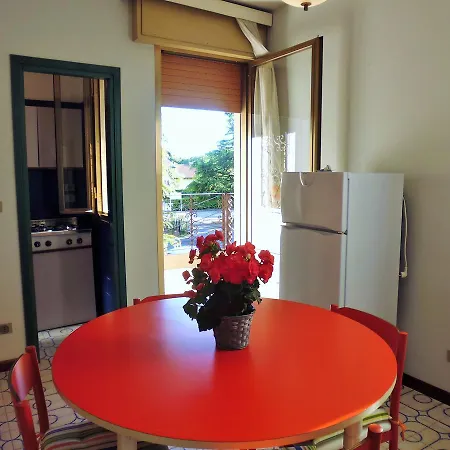 Apartment 5 Pini
